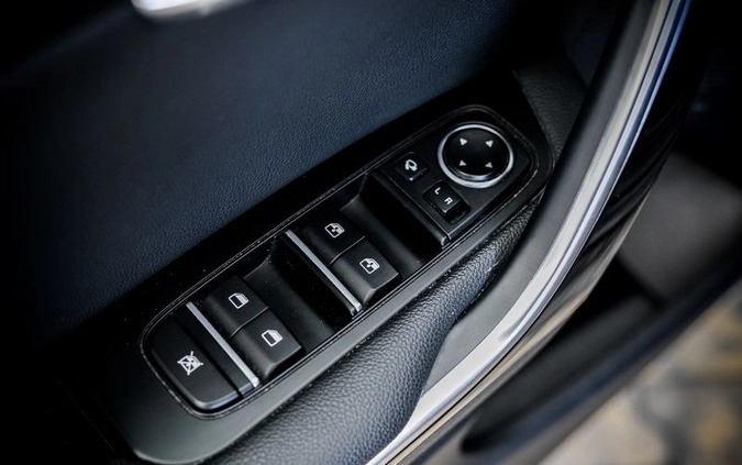 Kia Ceed cena 67900 przebieg: 117000, rok produkcji 2019 z Lubartów małe 121